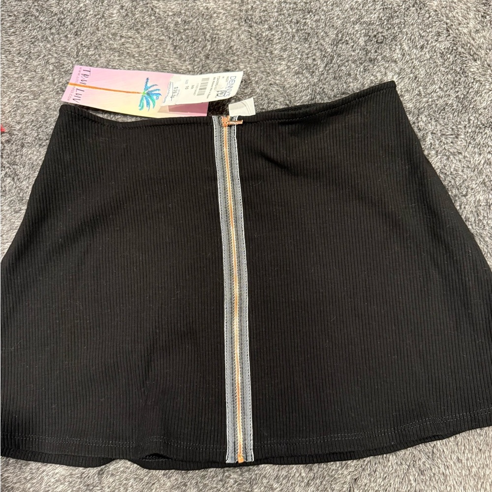 Black Mini A-Line Skirt with rose gold zipper with‎ stripes